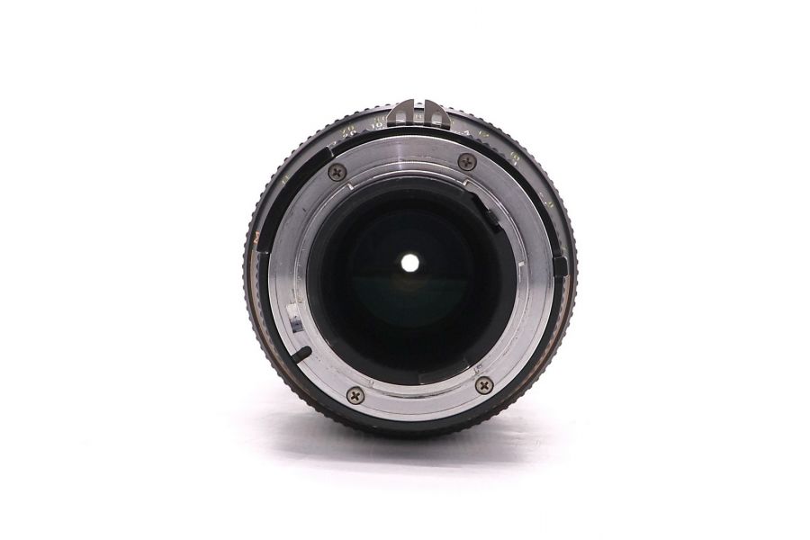 Объектив Nikon 100-300mm f/5.6 Zoom Nikkor