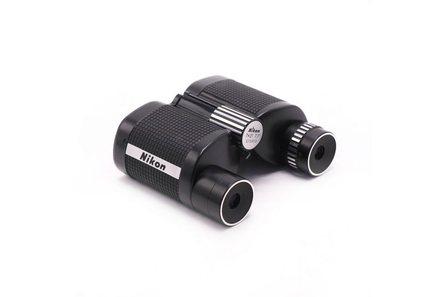 Металлический, резкий бинокль Nikon 7x21