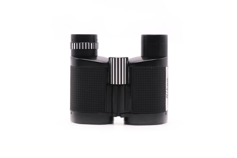 Металлический, резкий бинокль Nikon 7x21
