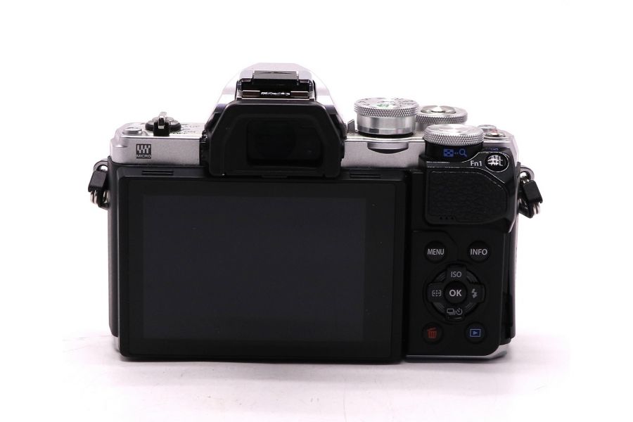 Olympus OM-D E-M10 Mark III body silver в упаковке (пробег 3810 кадров)