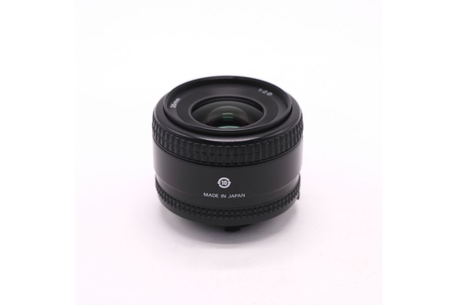Компактный объектив Nikon 35mm f/2D AF Nikkor