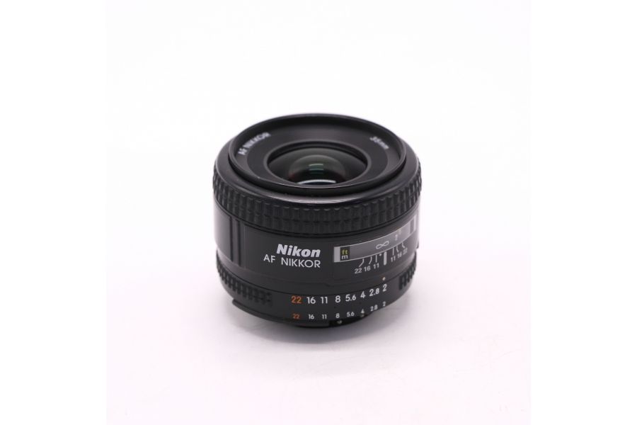 Компактный объектив Nikon 35mm f/2D AF Nikkor