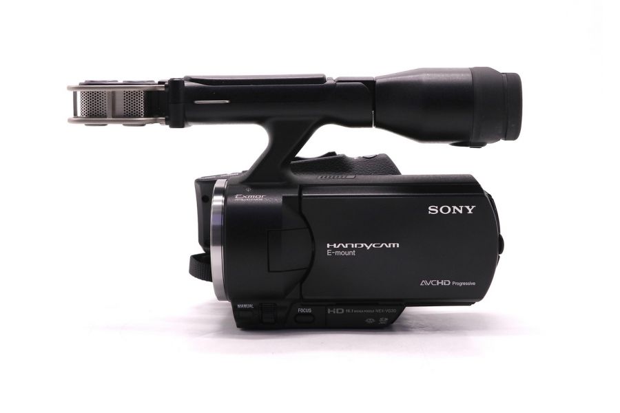 AVCHD-видеокамера Sony NEX-VG30E в упаковке