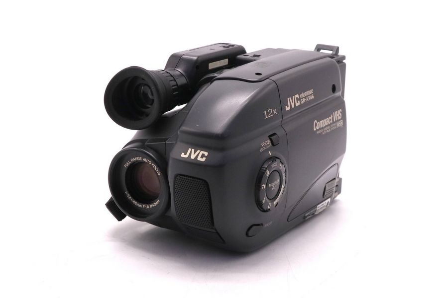 Видеокамера компактная аналоговая JVC GR-AX46