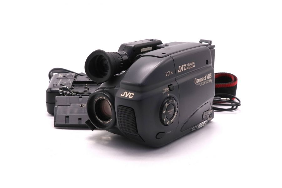Видеокамера компактная аналоговая JVC GR-AX46