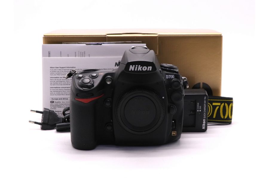 Nikon D700 body в упаковке (пробег 6365 кадров)