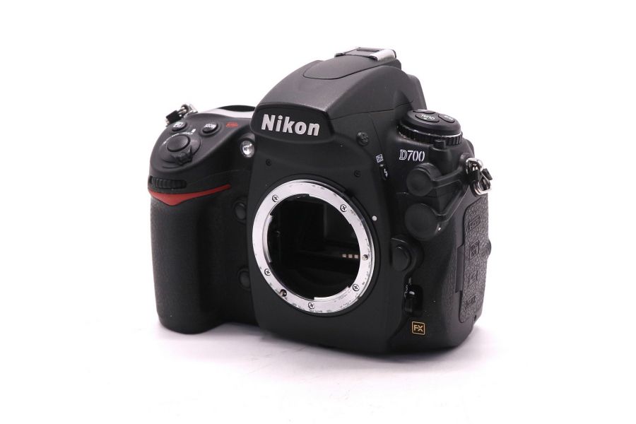 Nikon D700 body в упаковке (пробег 6365 кадров)