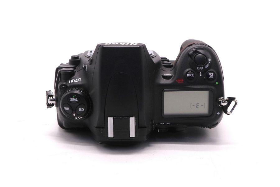 Nikon D700 body в упаковке (пробег 6365 кадров)