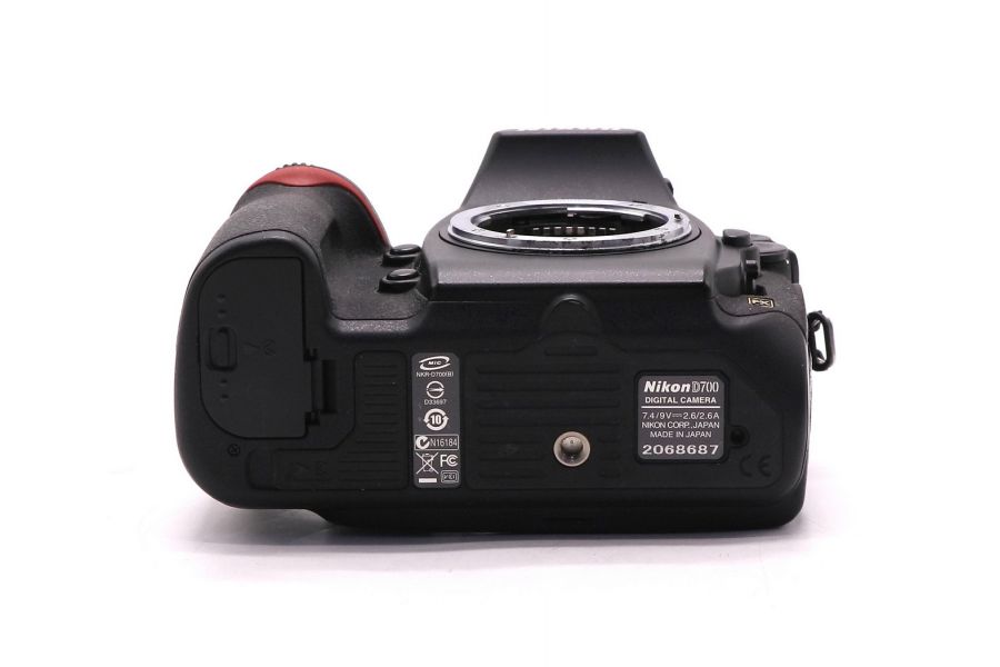 Nikon D700 body в упаковке (пробег 6365 кадров)