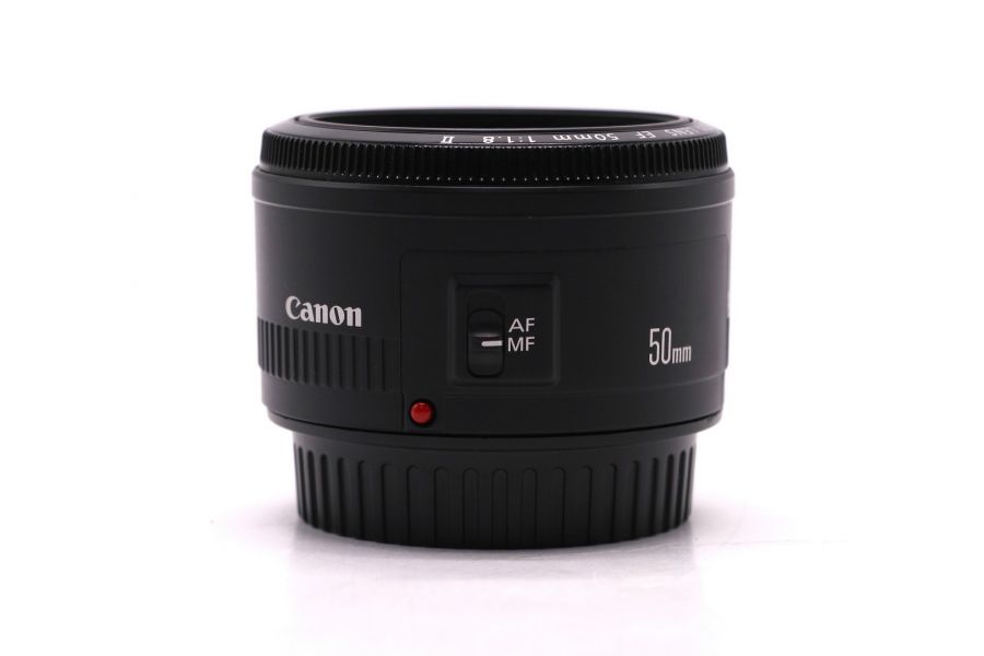 Стандартный объектив Canon EF 50mm f/1.8 II