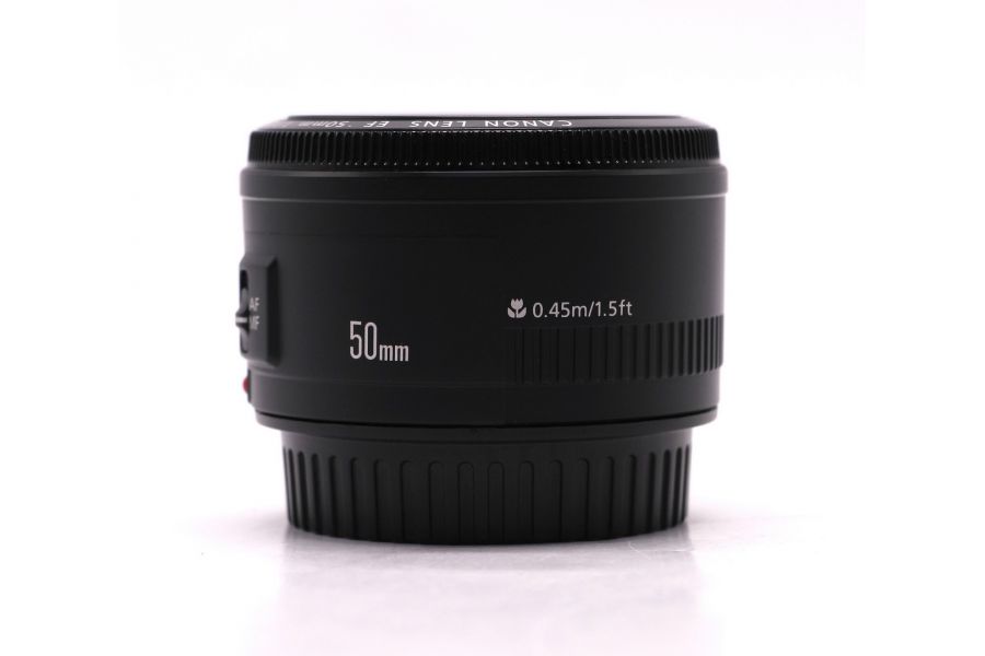 Стандартный объектив Canon EF 50mm f/1.8 II