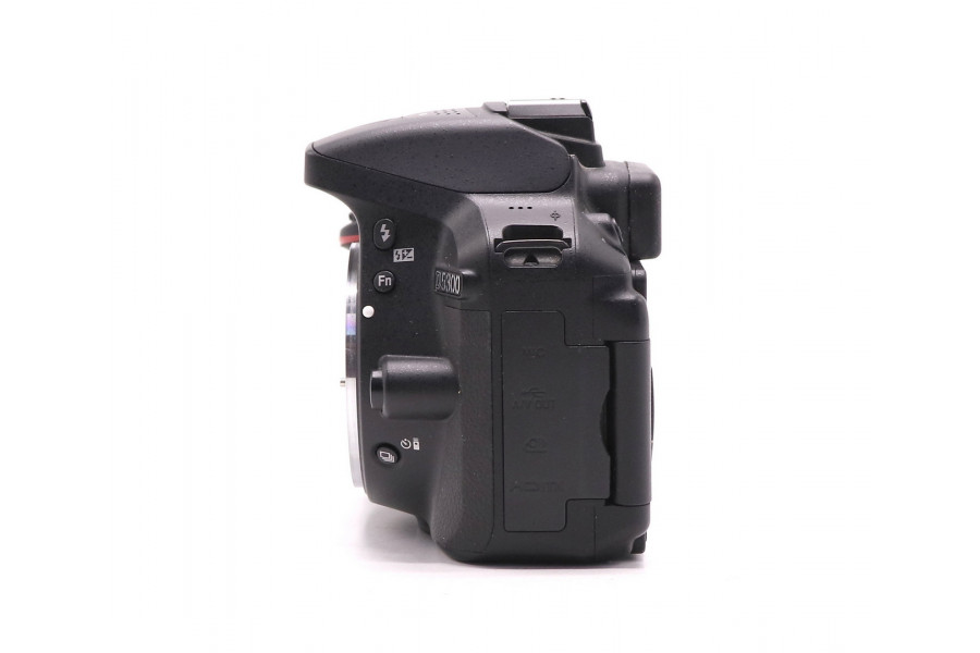 Nikon D5300 body в упаковке (пробег 8000 кадров)