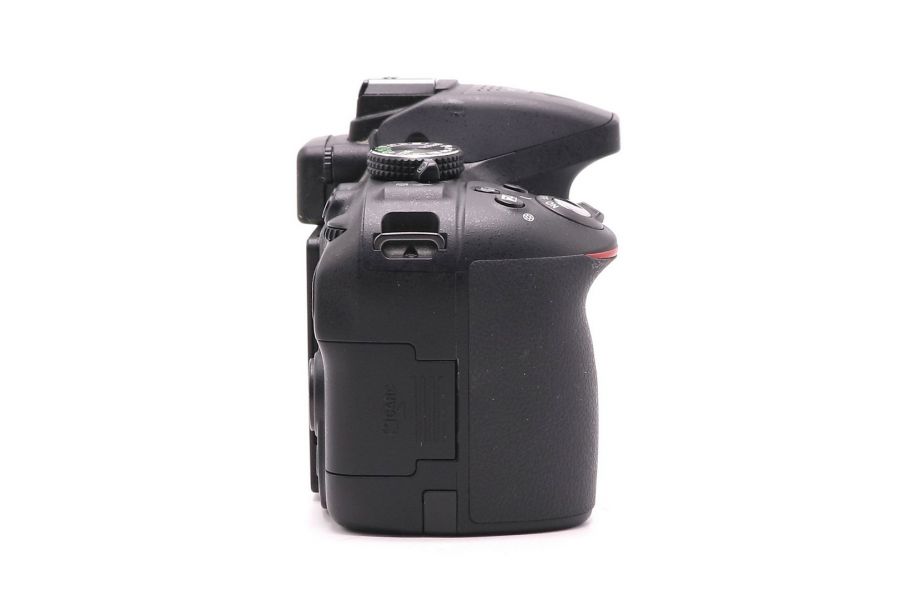 Nikon D5300 body в упаковке (пробег 8000 кадров)