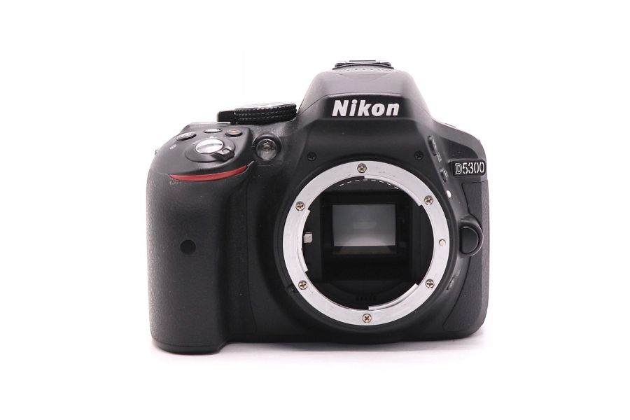Nikon D5300 body в упаковке (пробег 8000 кадров)