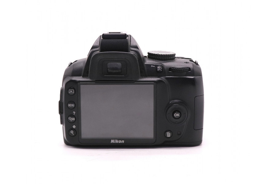 Камера Nikon D3000 body (пробег 5780 кадров)