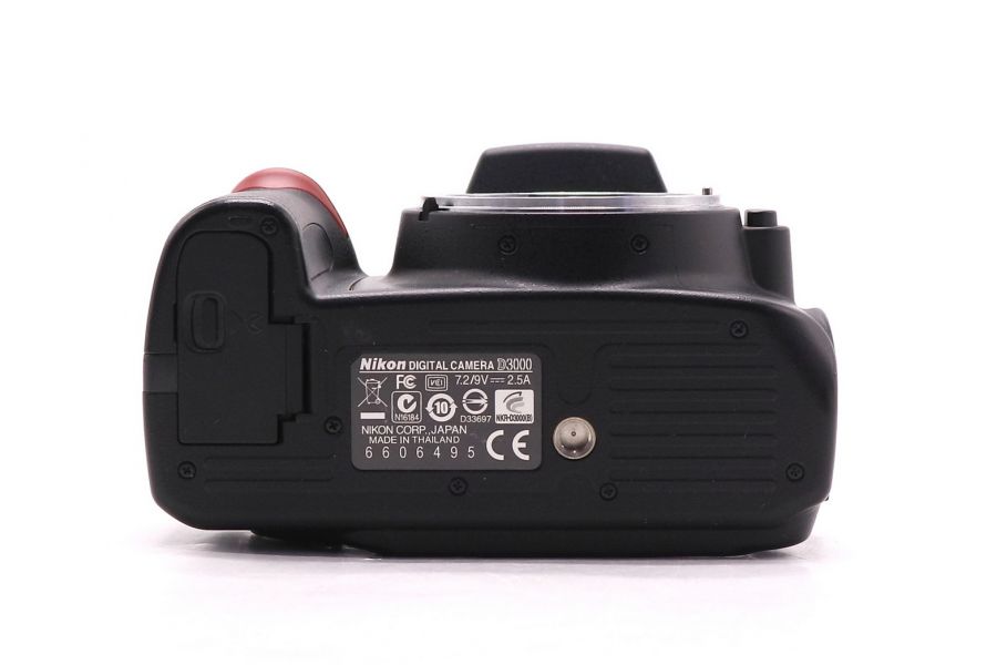 Камера Nikon D3000 body (пробег 5780 кадров)
