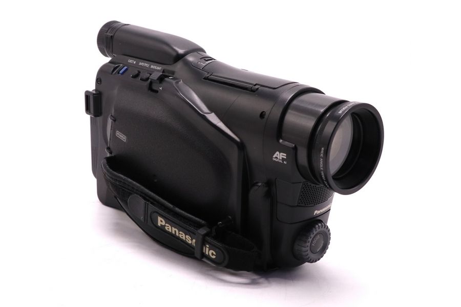 Видеокамера VHS-C Panasonic NV-RX20EN в упаковке