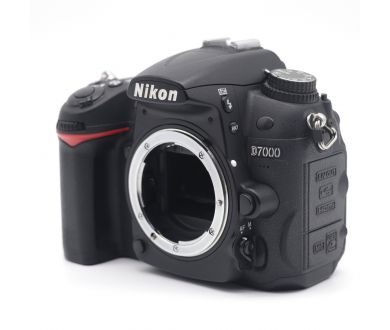 Фотокамера Nikon D7000 body (пробег 21950 кадров)