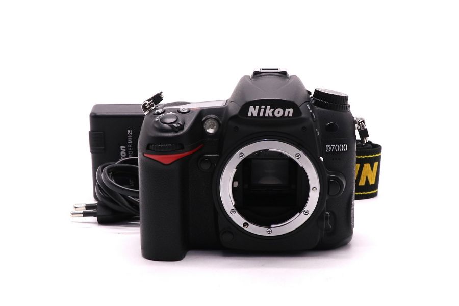 Фотокамера Nikon D7000 body (пробег 19056 кадров)
