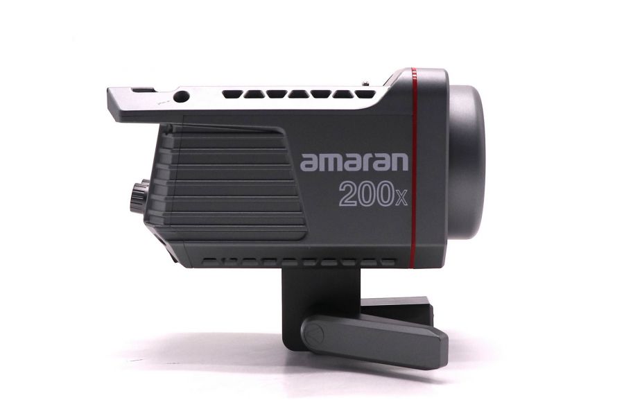 Осветитель светодиодный Aputure Amaran 200x