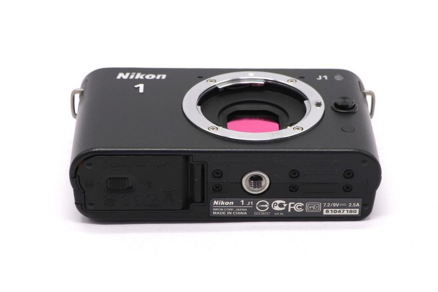 Nikon 1 J1 body в упаковке (пробег 1050 кадров)