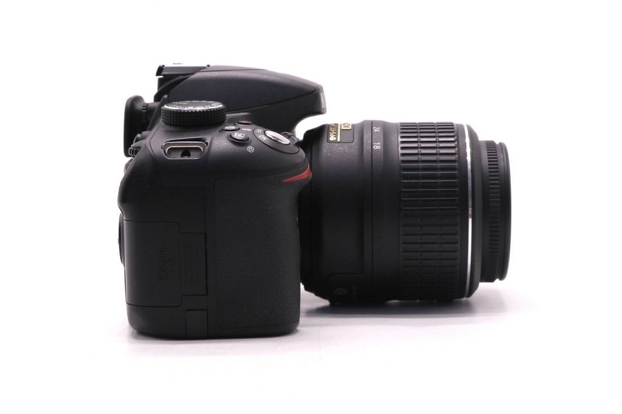 Фотокамера Nikon D3200 kit (пробег 13260 кадров)