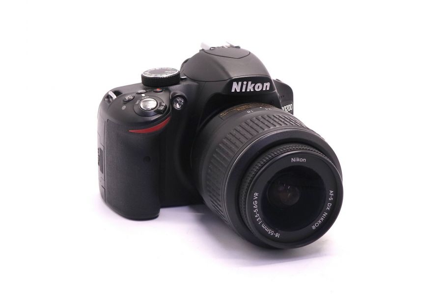 Фотокамера Nikon D3200 kit (пробег 12645 кадров)