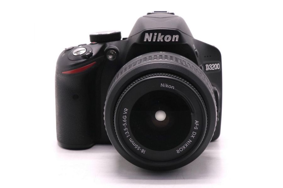 Фотокамера Nikon D3200 kit (пробег 13260 кадров)