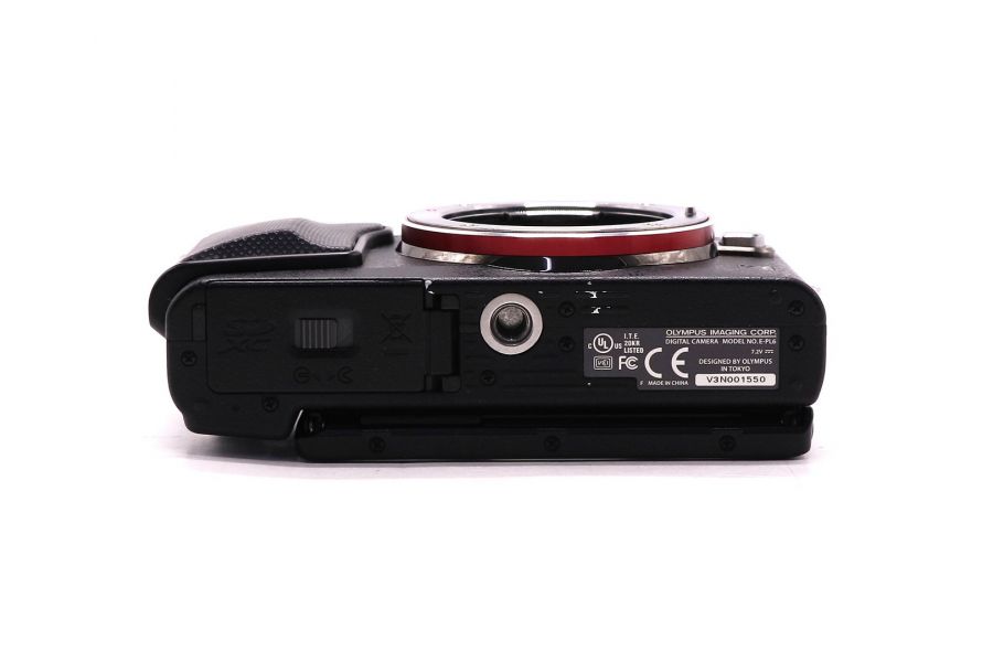 Olympus Pen E-PL6 body (пробег 2340 кадров)
