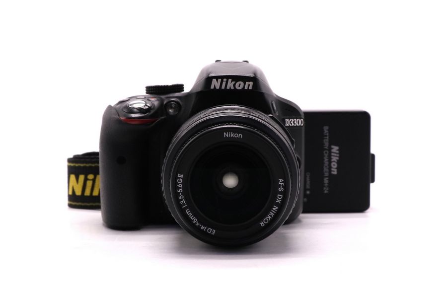 Nikon D3300 kit (пробег 37115 кадров) фотоаппарат