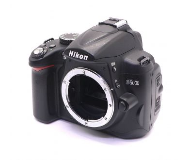 Фотоаппарат Nikon D5000 body (пробег 12935 кадров)