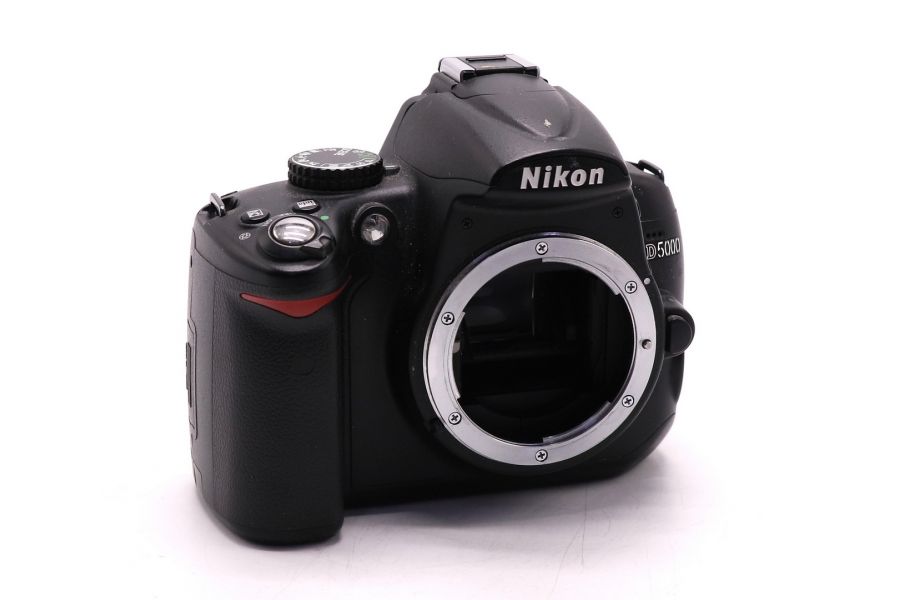 Фотоаппарат Nikon D5000 body (пробег 13850 кадров)