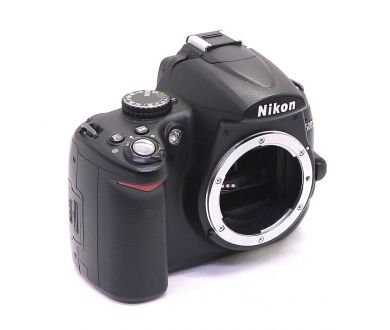 Фотоаппарат Nikon D5000 body (пробег 12935 кадров)