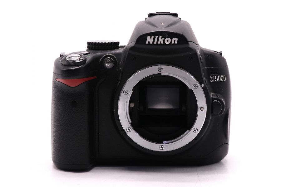 Фотоаппарат Nikon D5000 body (пробег 13850 кадров)