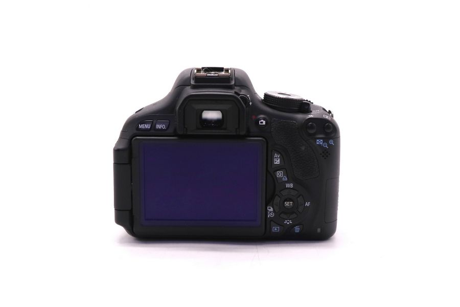 Фотоаппарат Canon EOS 600D kit (пробег 1590 кадров)