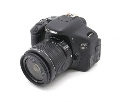 Фотокамера Canon EOS 600D kit (пробег 1110 кадров)