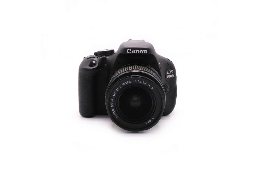 Фотоаппарат Canon EOS 600D kit (пробег 4500 кадров)