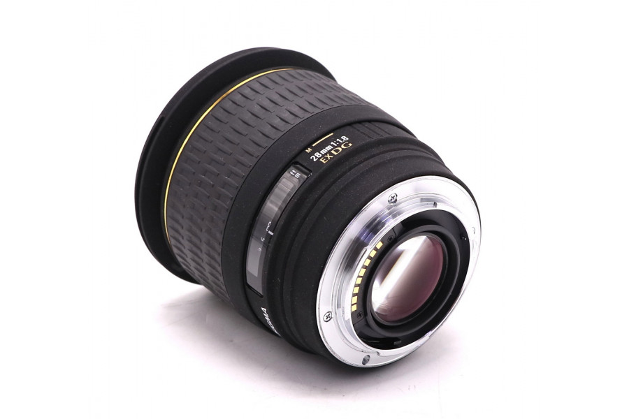 Объектив Sigma AF 28mm f/1.8 EX DG Minolta A