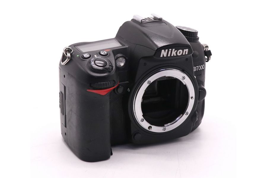 Фотокамера Nikon D7000 body (пробег 219800 кадров)