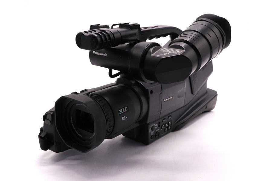 Видеокамера плечевая Panasonic AG-DVC62EN