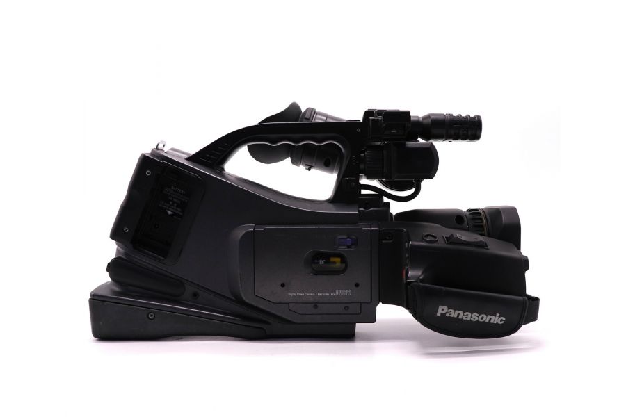 Видеокамера плечевая Panasonic AG-DVC62EN