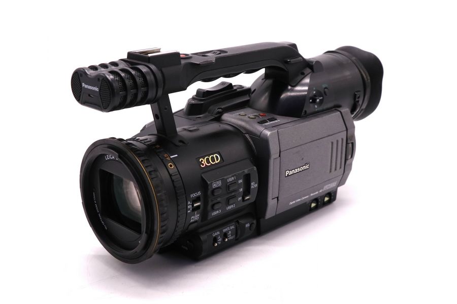 Профессиональная видеокамера Panasonic AG-DVX100A
