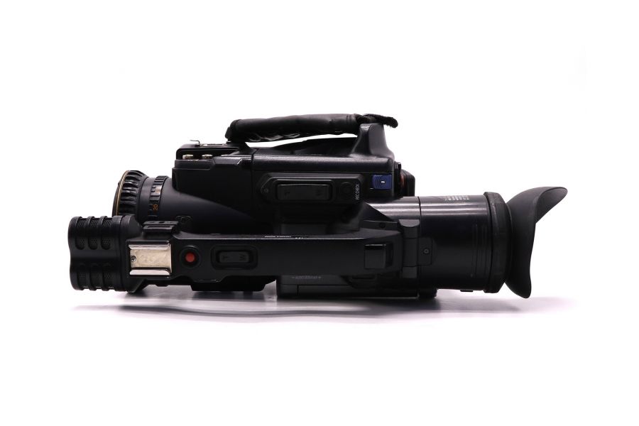 Профессиональная видеокамера Panasonic AG-DVX100A