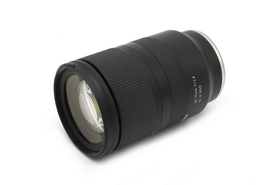 Объектив Tamron 28-75mm f/2.8 Di III RXD Sony E в упаковке