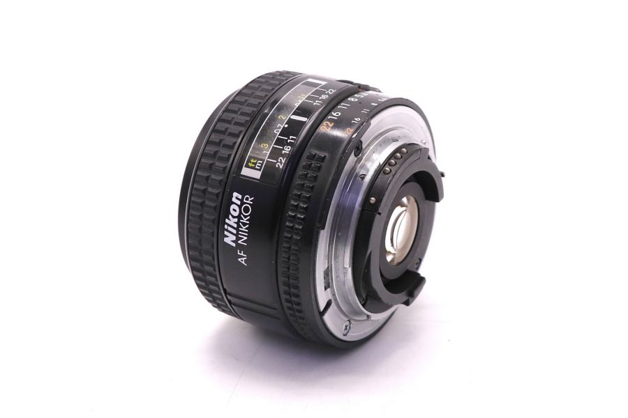 Широкоугольный объектив Nikon 28mm f/2.8 AF Nikkor