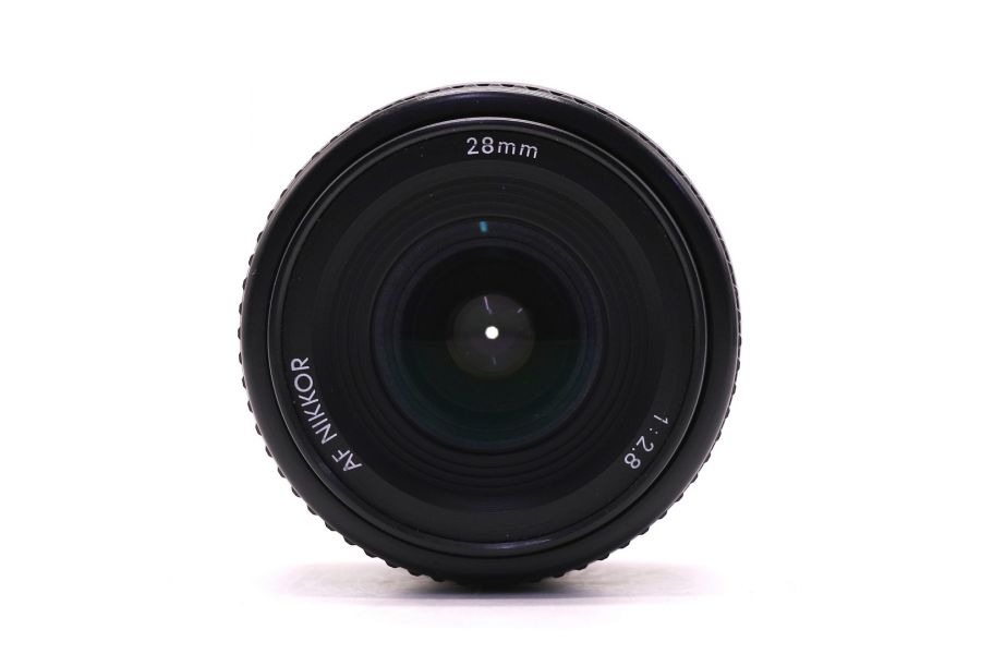 Широкоугольный объектив Nikon 28mm f/2.8 AF Nikkor