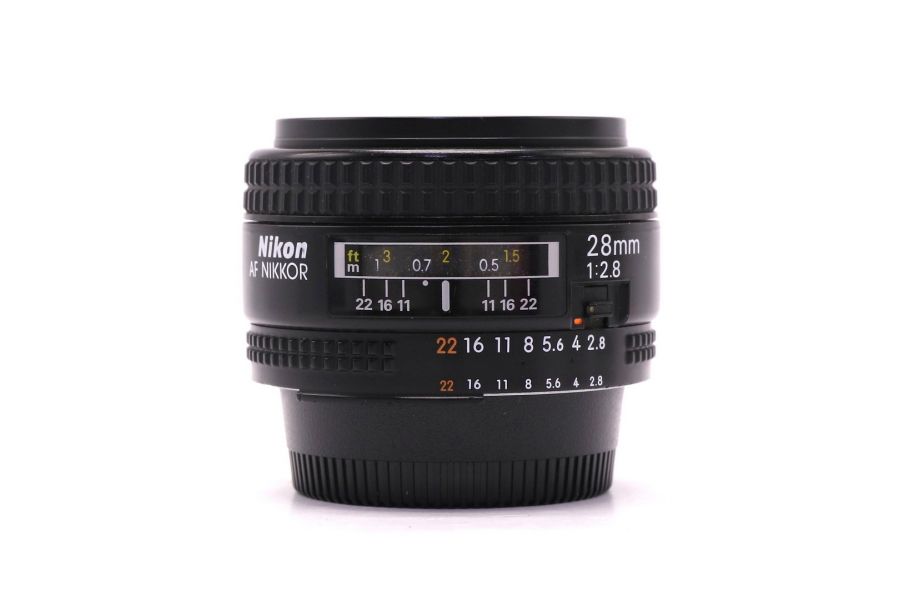 Широкоугольный объектив Nikon 28mm f/2.8 AF Nikkor