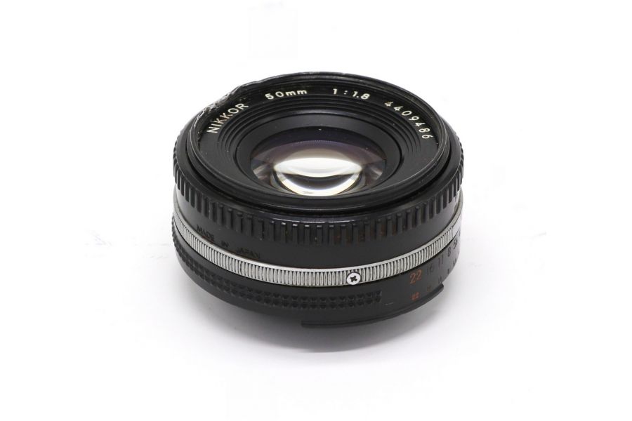 Стандартный объектив Nikon 50mm f/1.8 Nikkor