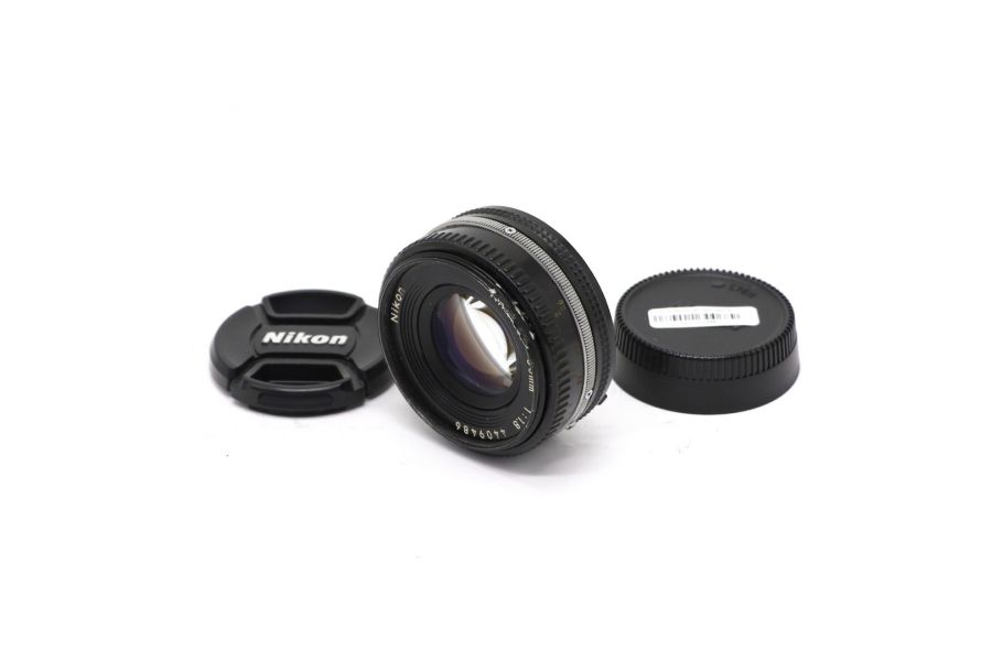 Стандартный объектив Nikon 50mm f/1.8 Nikkor