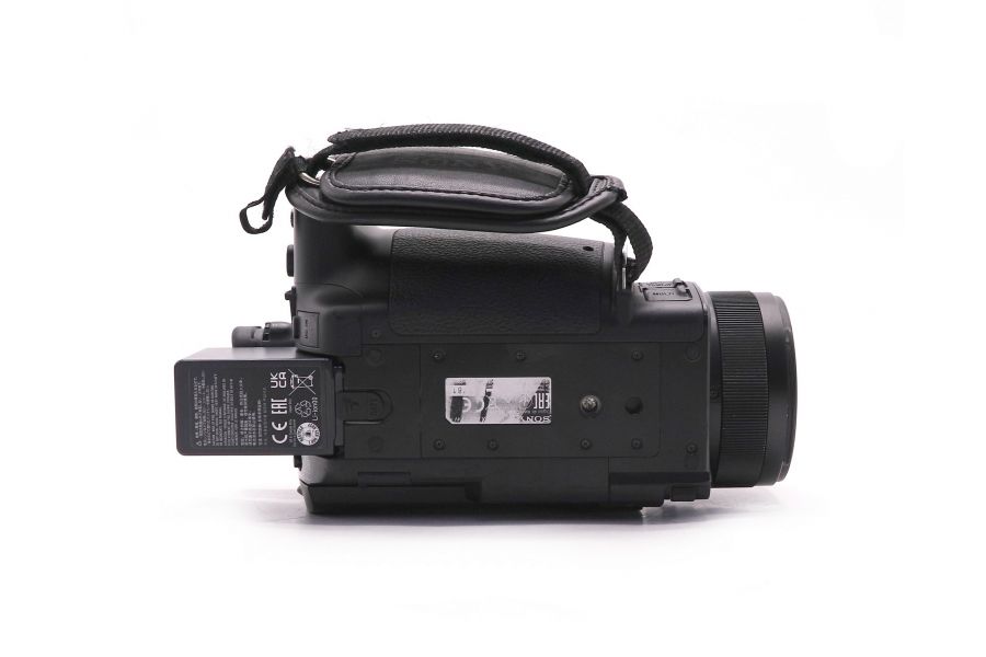 Видеокамера Sony FDR-AX700E (пробег 470 часов)